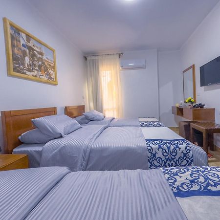 Royal Crown Hotel Giza Pyramids View Kafret el-Gabal エクステリア 写真
