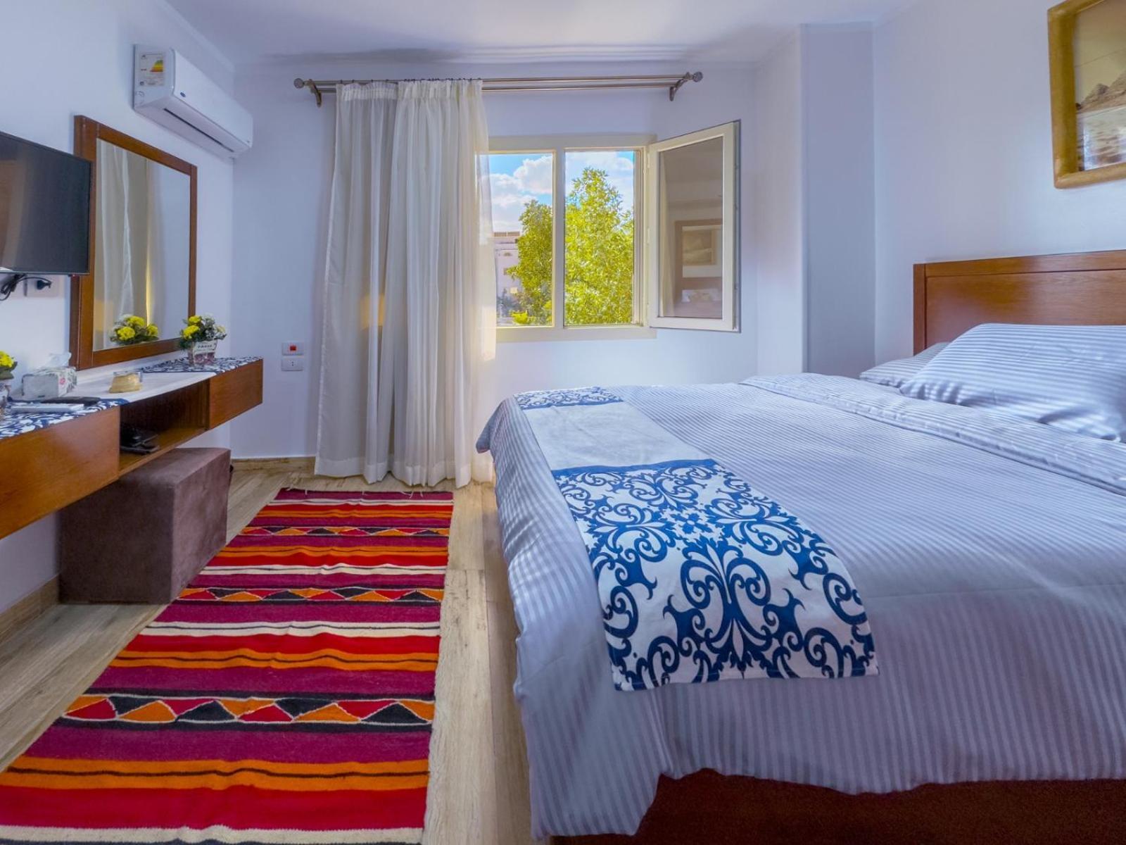Royal Crown Hotel Giza Pyramids View Kafret el-Gabal エクステリア 写真