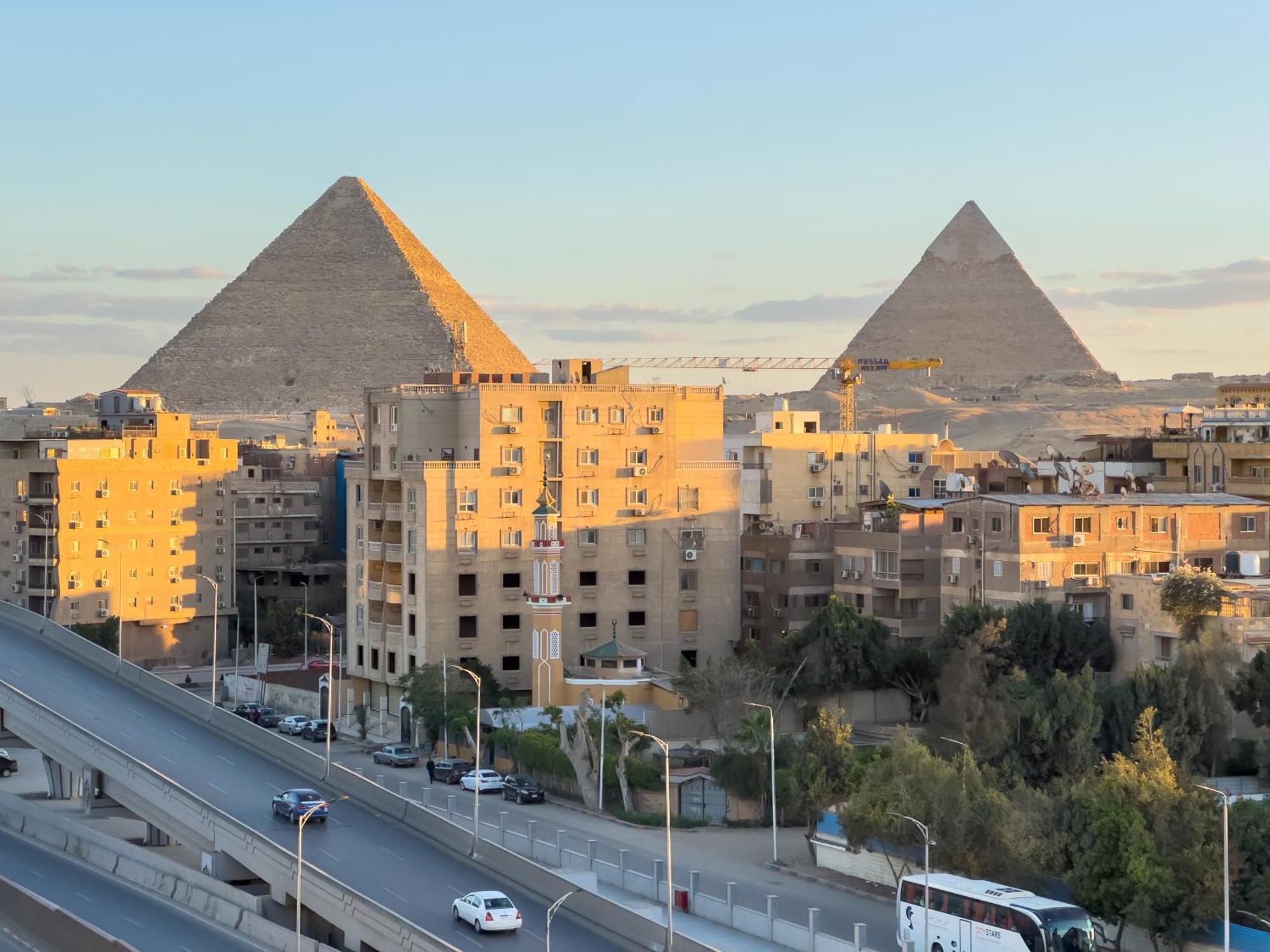 Royal Crown Hotel Giza Pyramids View Kafret el-Gabal エクステリア 写真