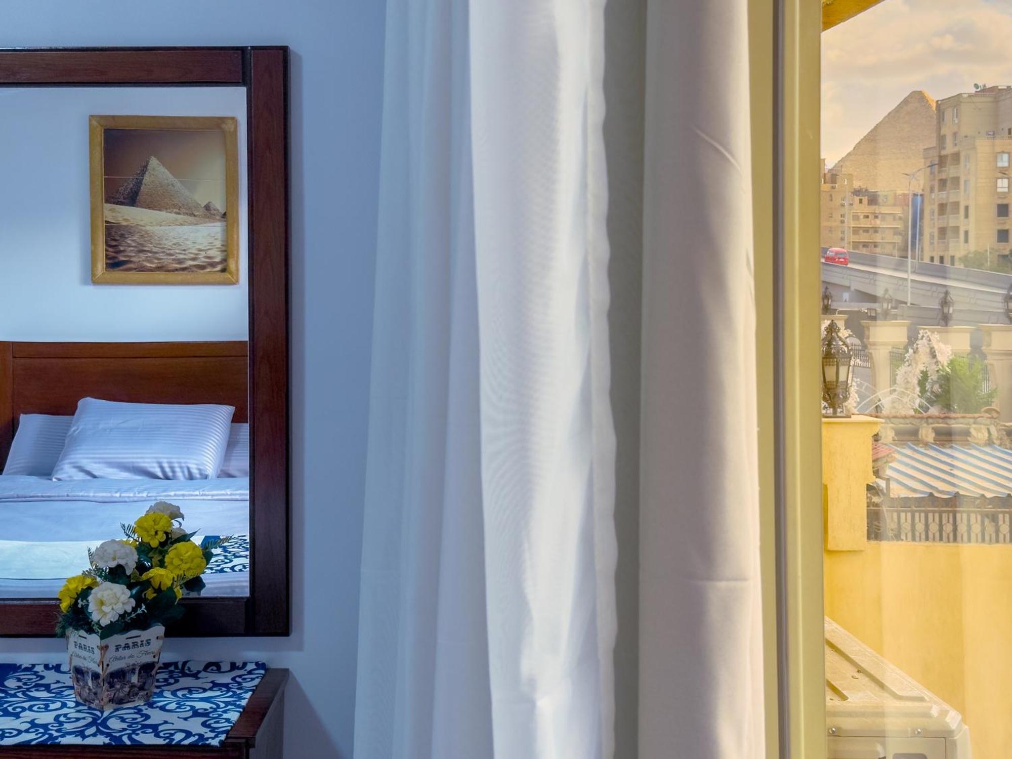 Royal Crown Hotel Giza Pyramids View Kafret el-Gabal エクステリア 写真