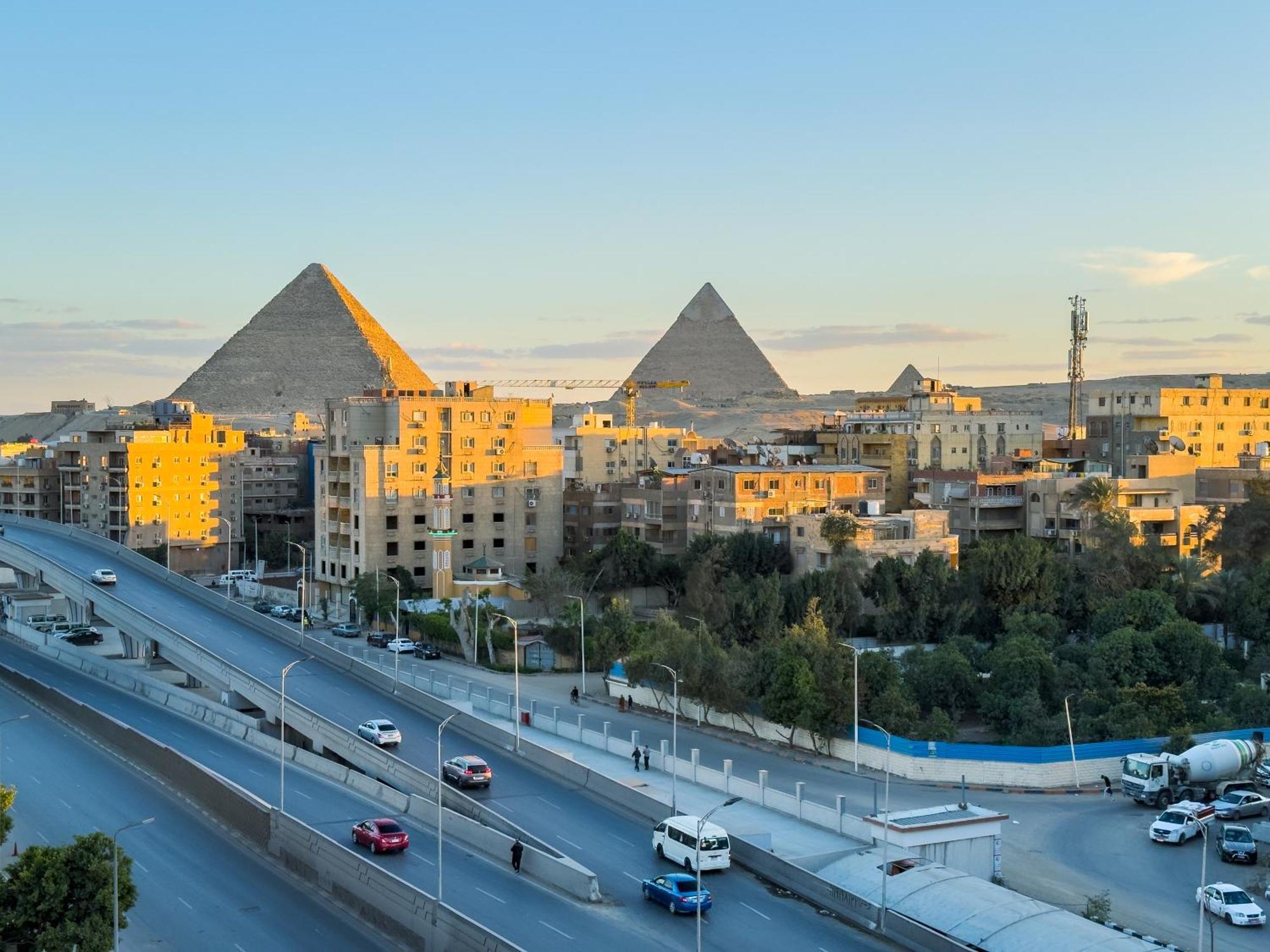 Royal Crown Hotel Giza Pyramids View Kafret el-Gabal エクステリア 写真