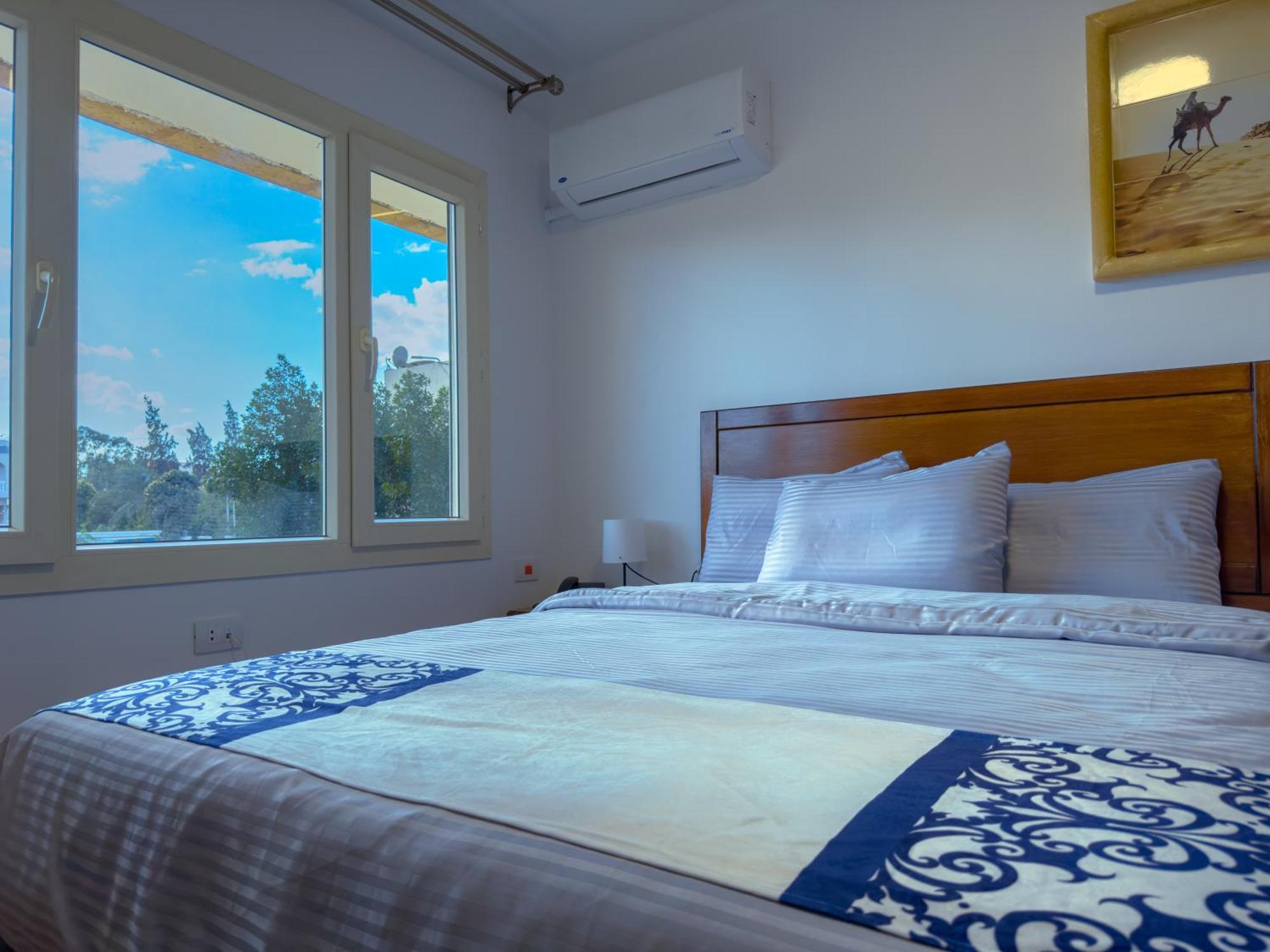 Royal Crown Hotel Giza Pyramids View Kafret el-Gabal エクステリア 写真